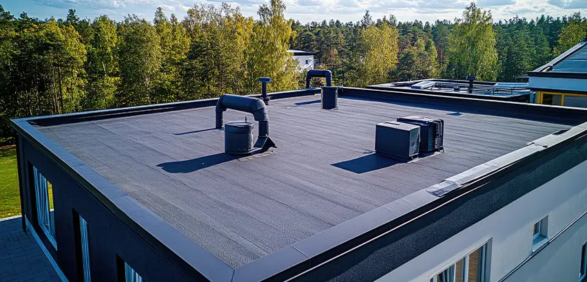 Professional Flat Roof Replacement Services in Glenview, IL